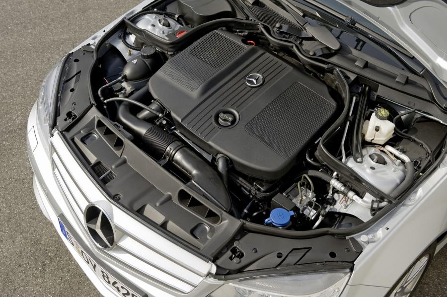  Mercedes-Benz C-Class 2007 года  (фото 15 из 413)